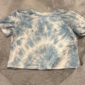 blue and white tie dye crop tee